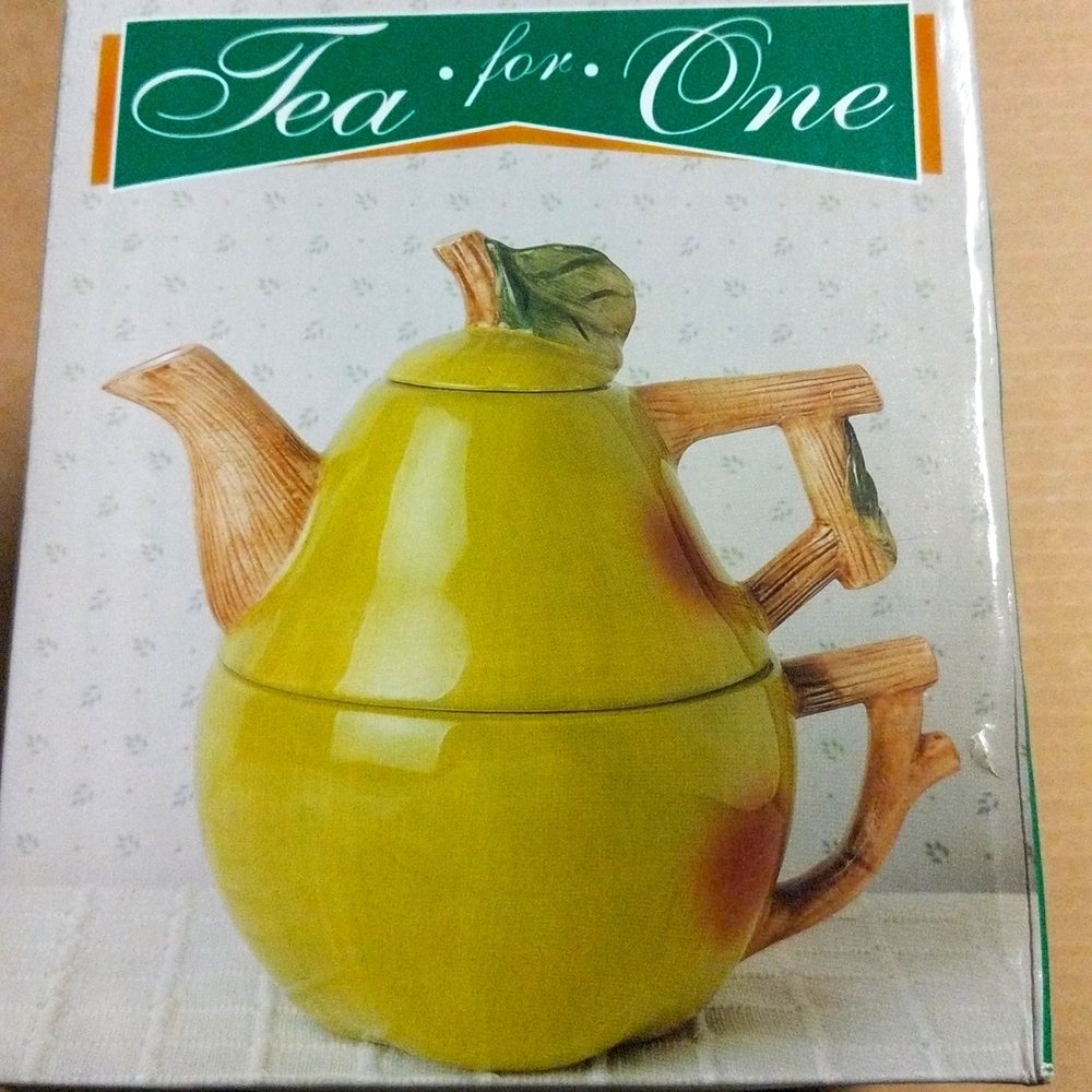 Vintage Peggy Jo Ackley Tea for One Tea Pot